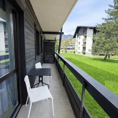 Nivo Surrounded By Gardens And On The Slope Appartamento *